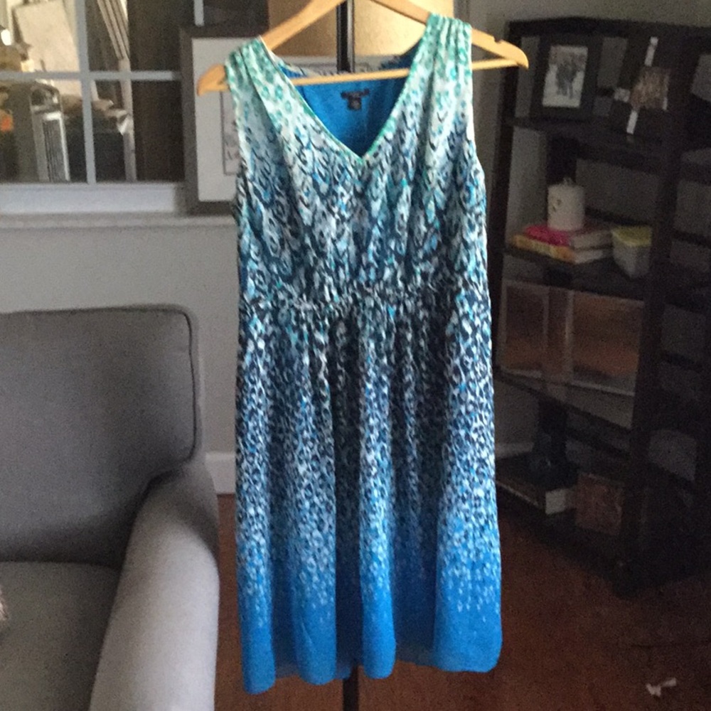 Ann Taylor Petites V-neck Empire Waist Dress.  EUC